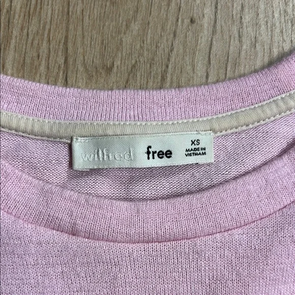 Aritzia Soft Pink Short Sleeve Tee - Picture 3 of 5